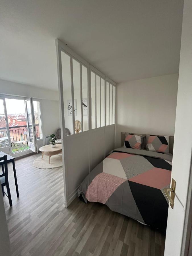 شقة Lumineux Studio Avec Balcon / Cosy Flat With Balcony فيلوجويف المظهر الخارجي الصورة