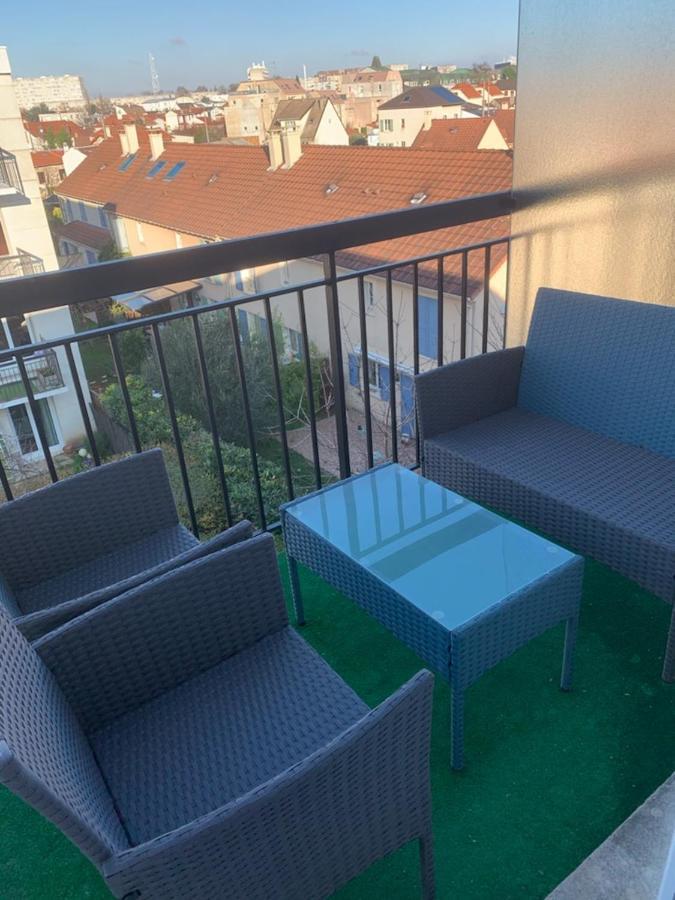 شقة Lumineux Studio Avec Balcon / Cosy Flat With Balcony فيلوجويف المظهر الخارجي الصورة